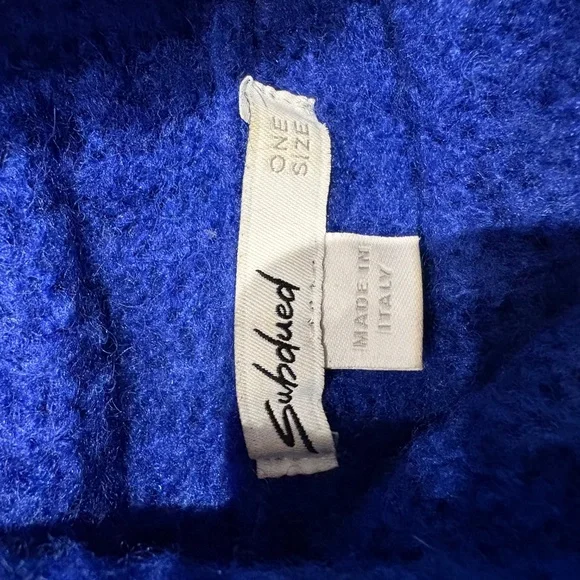 Raglan Subdued Wool Turtle Neck - Picture 3 of 3